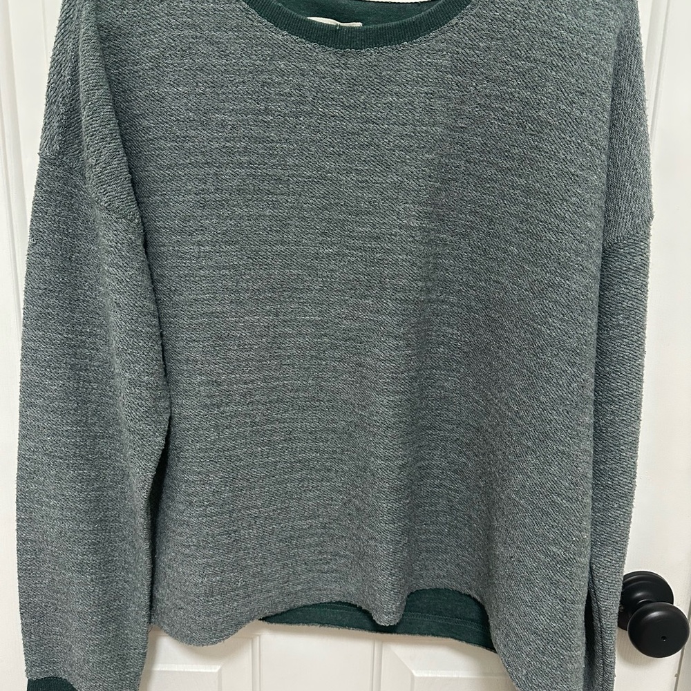 Thread and supply‎ Green Sweater lightweight women’s size large